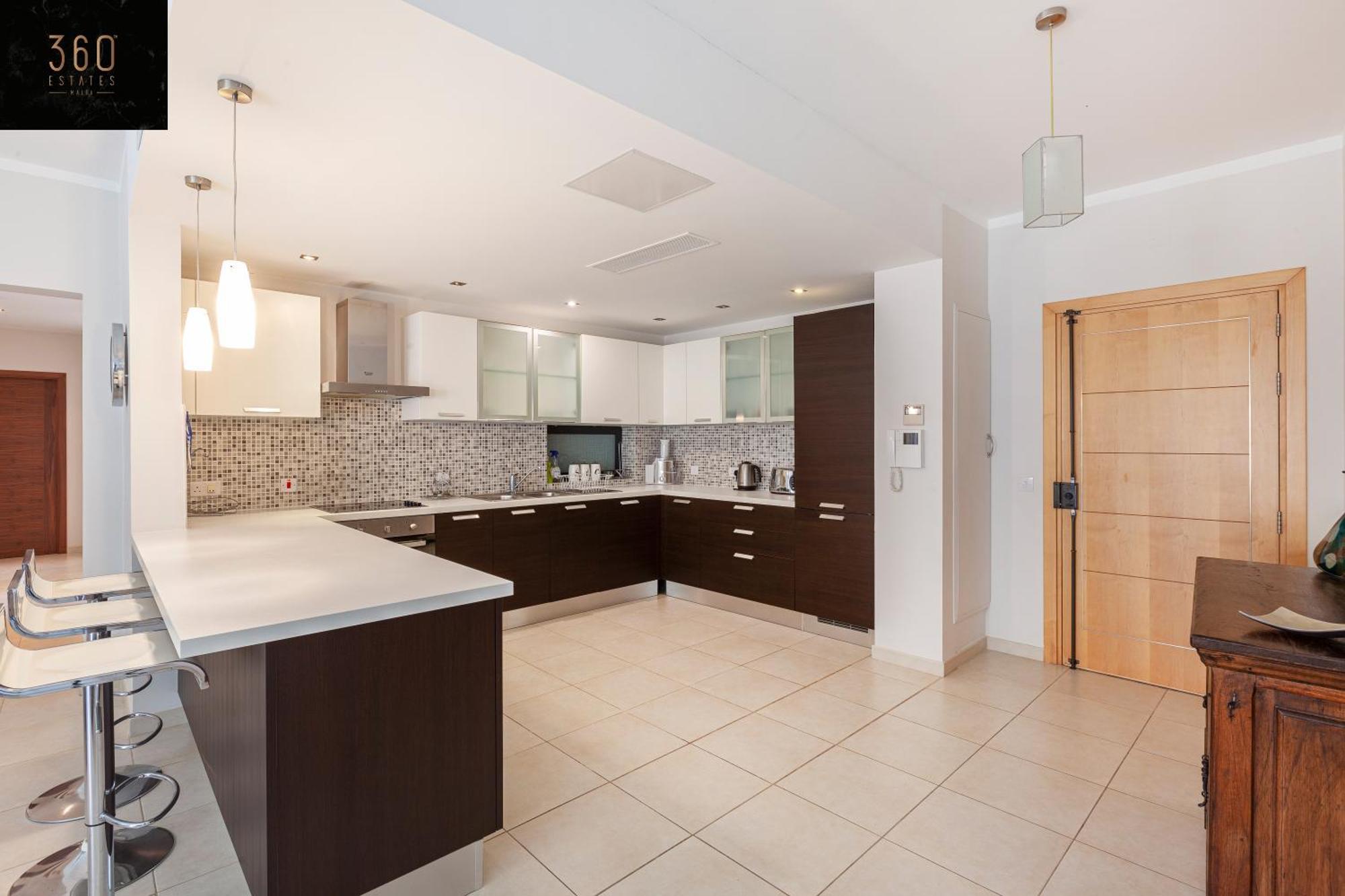 Pender Lux Complex - 3Br Unit With Private Parking By 360 Estates Daire Saint Julian's Dış mekan fotoğraf