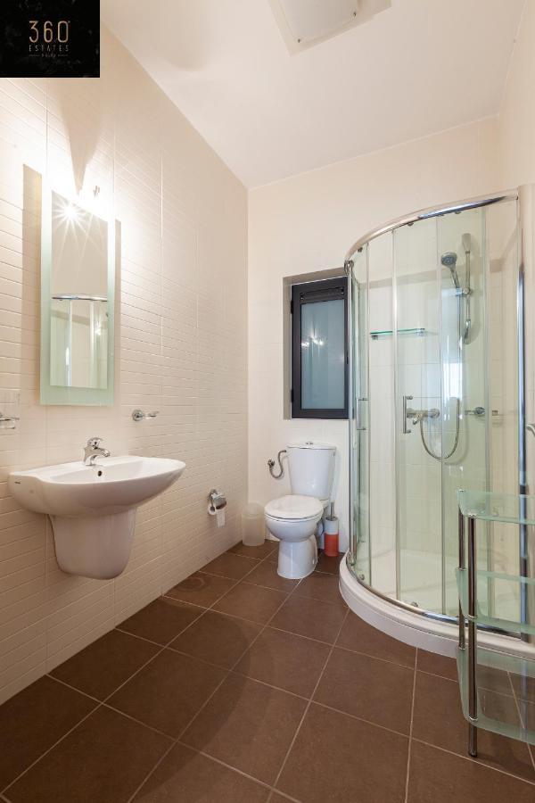 Pender Lux Complex - 3Br Unit With Private Parking By 360 Estates Daire Saint Julian's Dış mekan fotoğraf